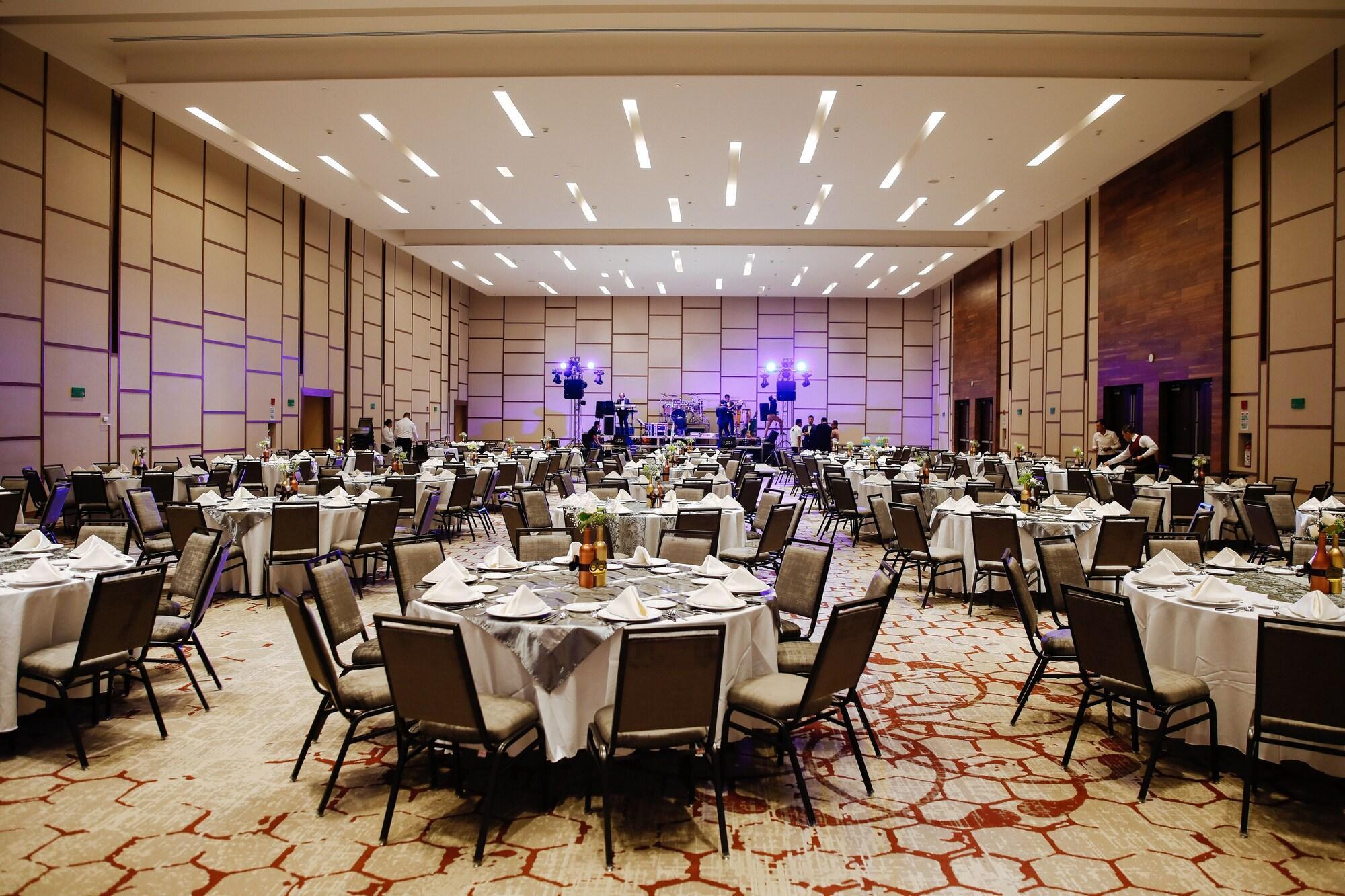 Doubletree By Hilton Celaya Celaya  Exterior photo