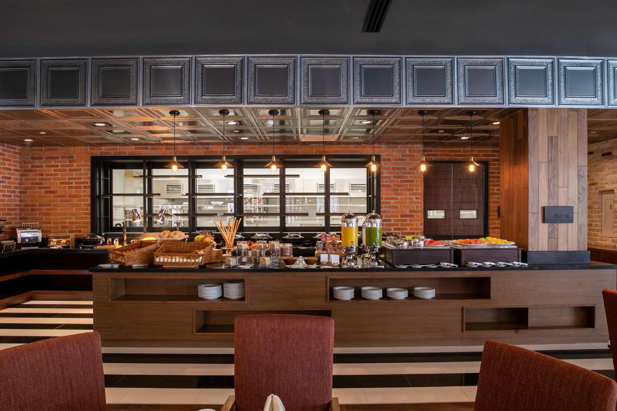 Doubletree By Hilton Celaya Celaya  Exterior photo